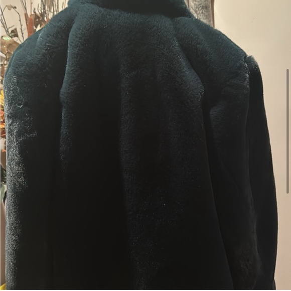 Apparis faux fur green coat - Picture 4 of 6